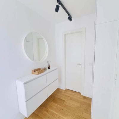 Vermietung einer stilvollen 2-Zimmer-Wohnung, 50 m², Stadtzentrum, Serbien